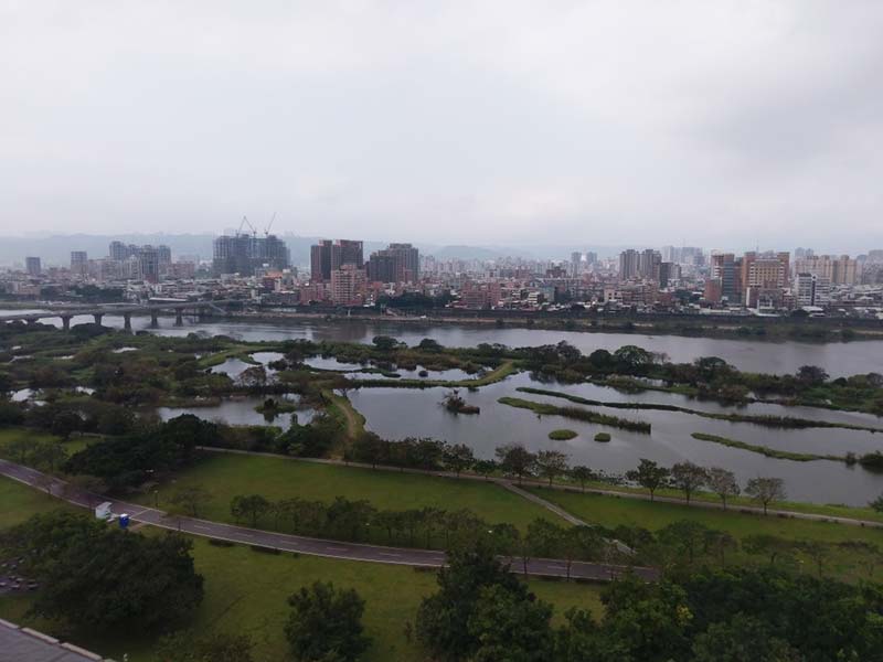 恭喜新婚小夫妻喬遷新居