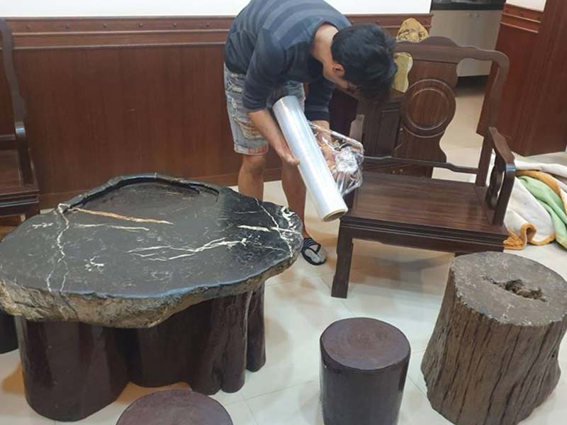 滿屋的古董家具也搬家囉！